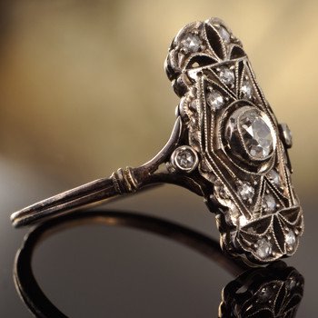 antykwaryczny pierścionek z brylantami